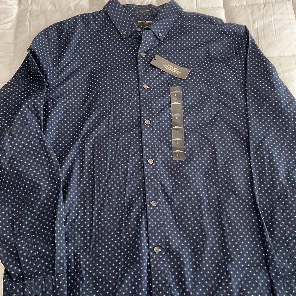 Banana Republic “untucked fit” Large button down dress shirt, new with tags